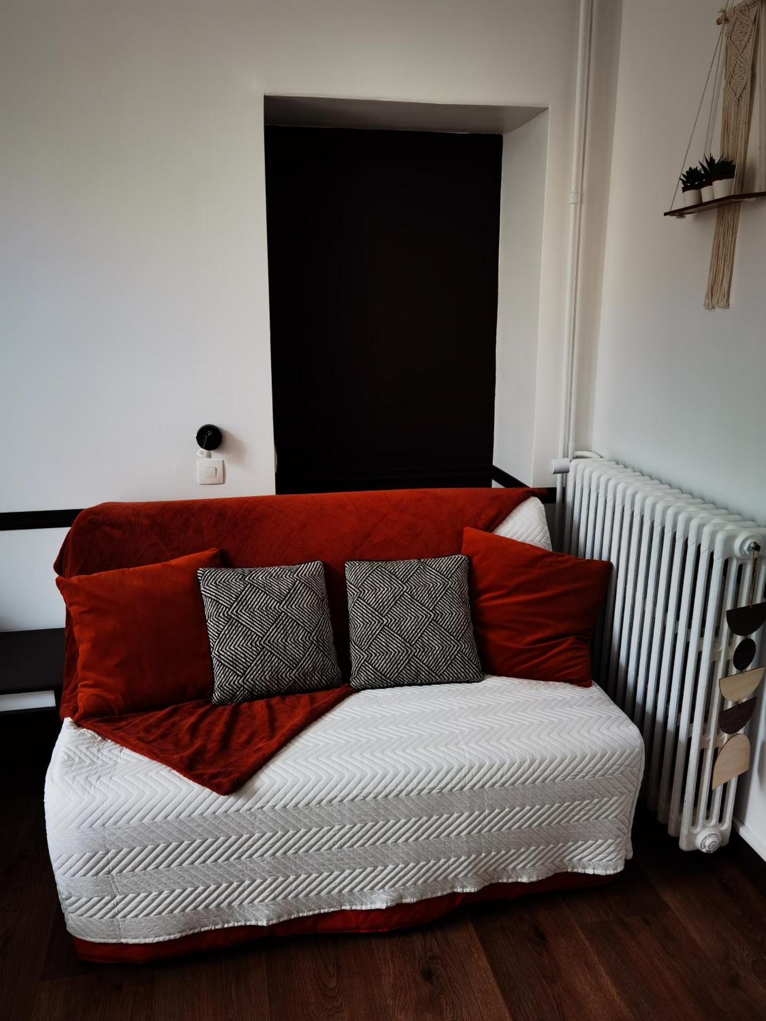 Les Camelias Apartment เลอมงต์-ดอร์ ภายนอก รูปภาพ